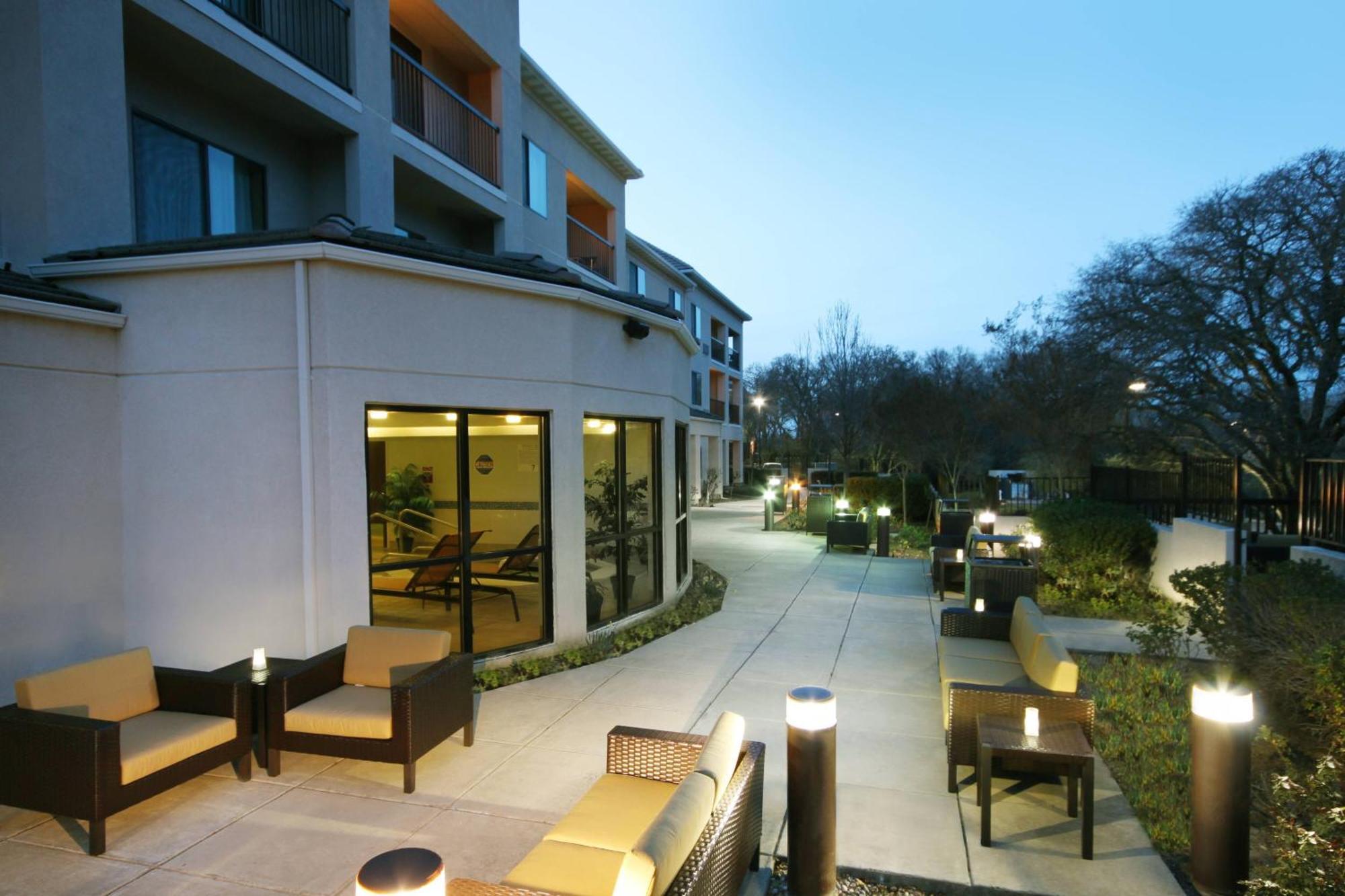 Courtyard By Marriott Roseville Exterior photo